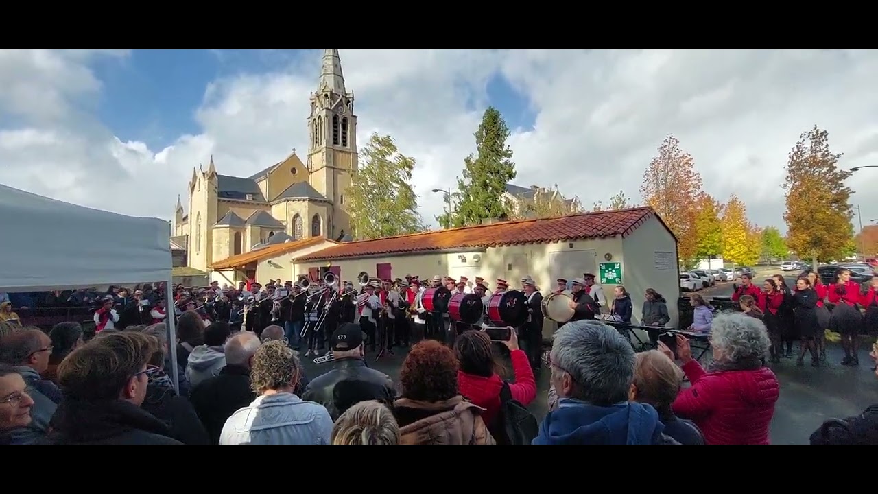Dans les yeux d'Émilie, morceau finale et en commun pour le 75e anniversaire du Showband RSF