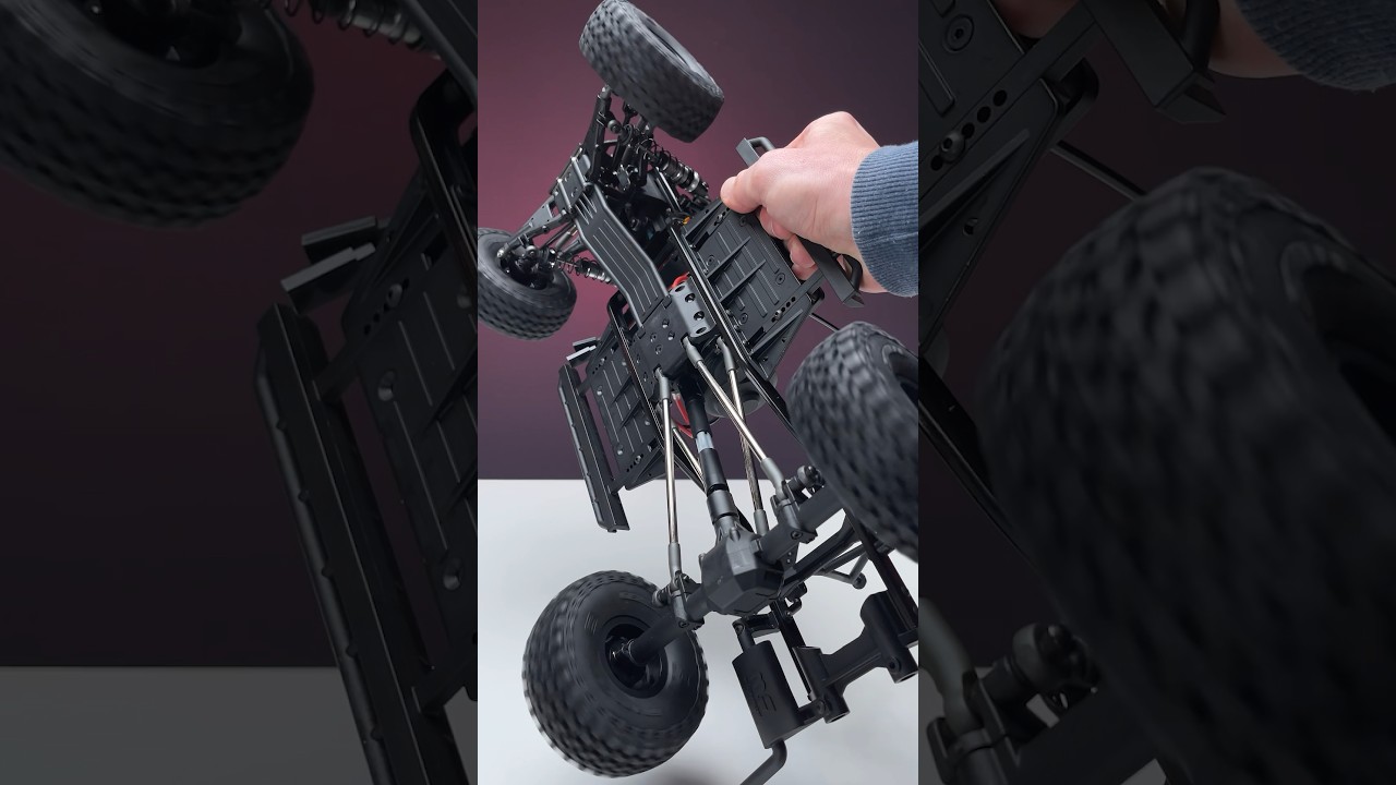 Trailrunner. Full vid review on the channel. Enduro by Element RC. First run and roof rack assembly