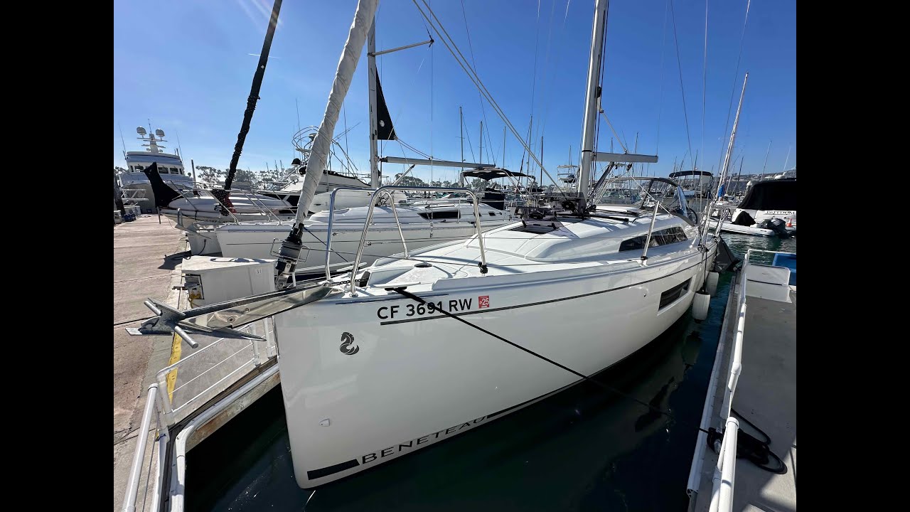 Видеообзор парусной яхты Beneteau 30.1 Oceanis 2020 года от Яна Ван Туйла, яхтенного брокера из К...