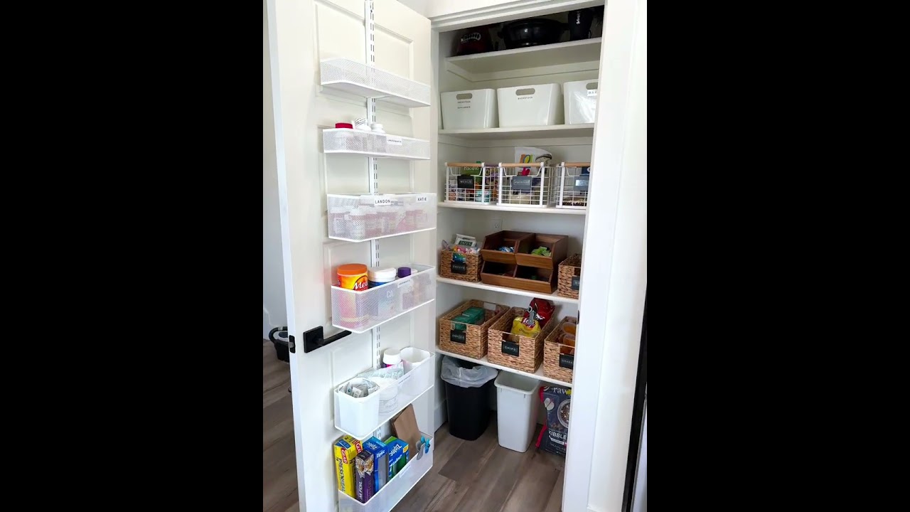 How Professional Organizers Transform a Pantry! #organization #kitchenorganization #organize