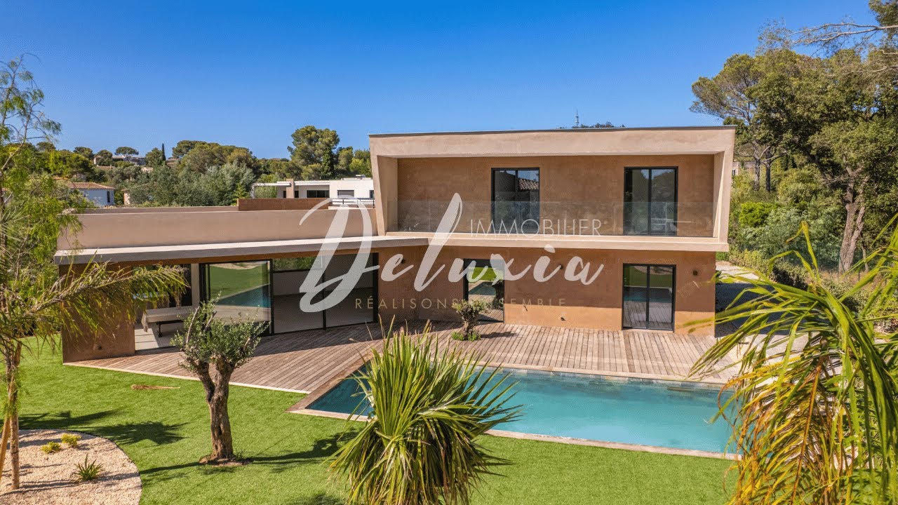 Villa contemporaine avec piscine à vendre à Saint-Raphaël.