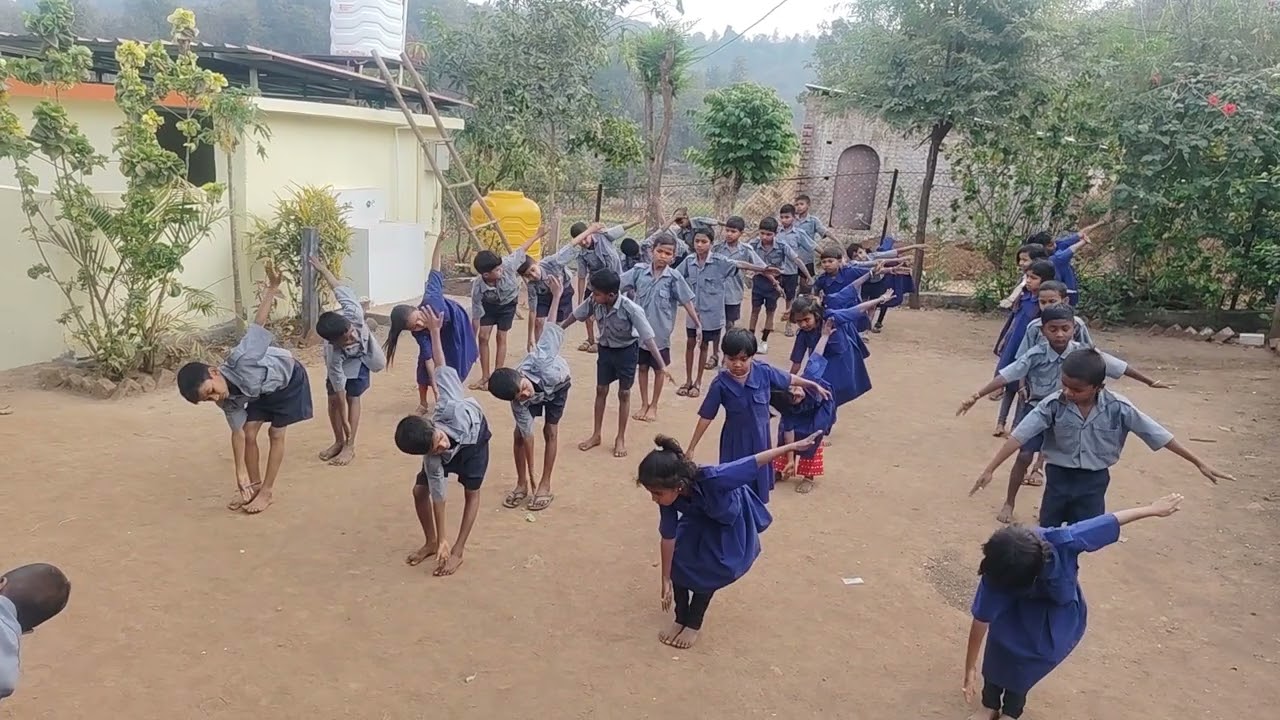 प्रजासत्ताक दिना निमित्त संगीत मय कवायत 