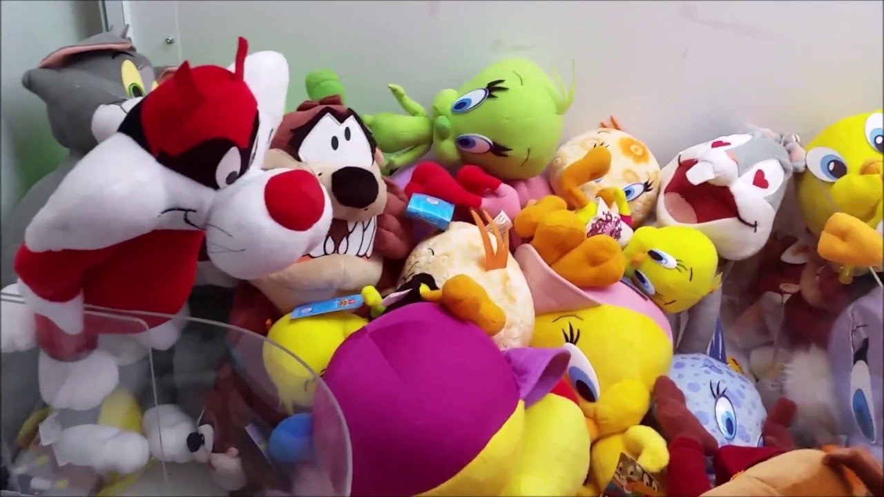 Another GREAT Claw Machine Day at the Looney Tunes UFO Catcher!