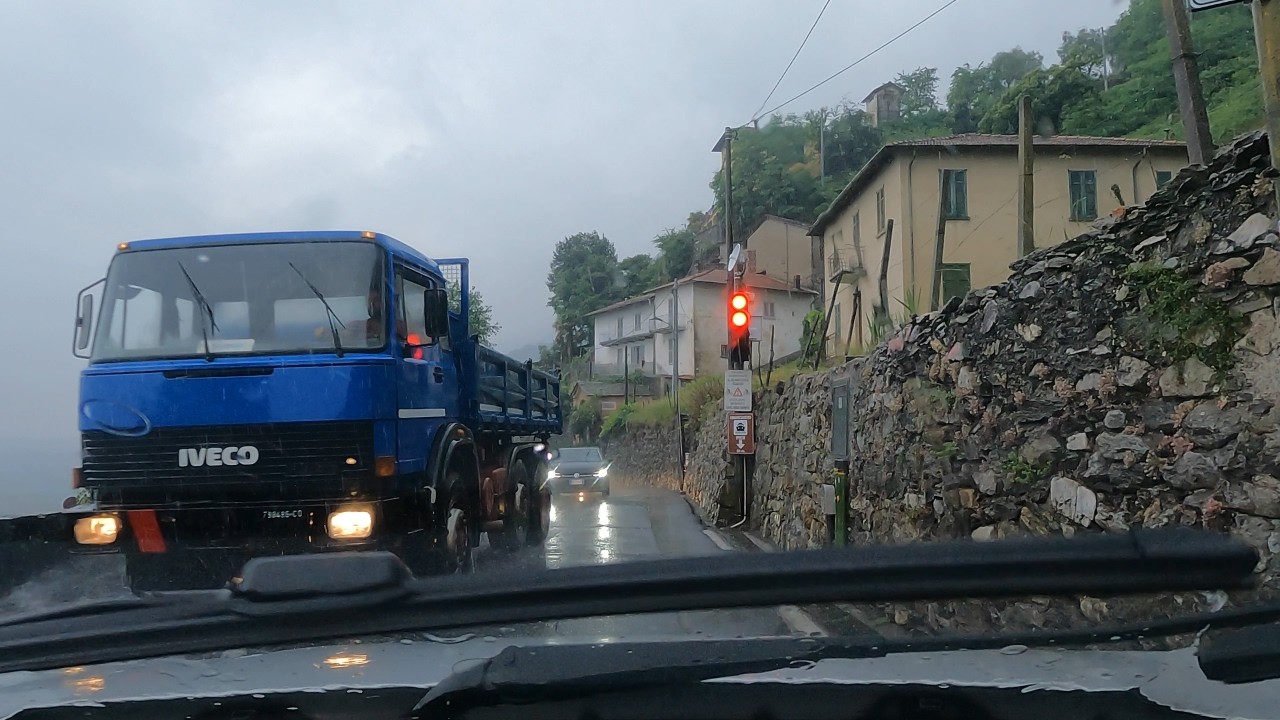 🌧️ Дождливая поездка из Домазо в Санта-Марию | Самый живописный маршрут на озере Комо (SS340) ИТАЛИЯ