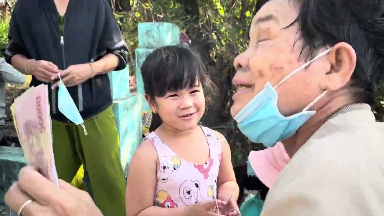 Tảo mộ Bà Nguyễn Thị Kiễm cùng đại gia đình