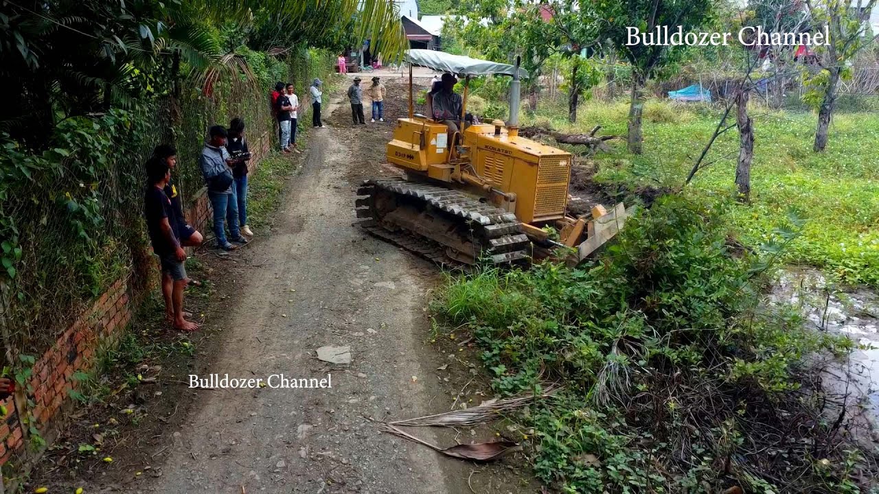 Nice Project!!! Start a new Job Expand & Basic Road Dozer D31P Clearing Forest In Areas Flood