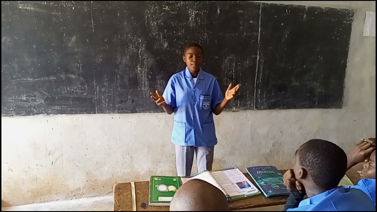 cours de français ( déclamation d'un poème)