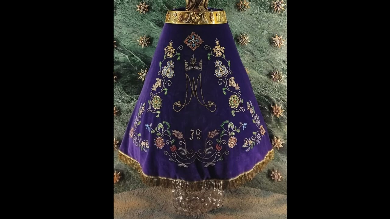 Descripción técnica de Mª Teresa Ortega manto luce hoy la Virgen del Pilar  Familia Pairaló-García