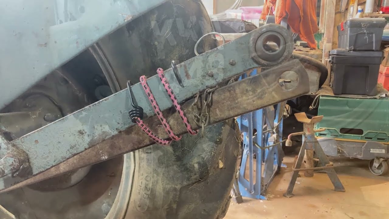 Preparing the Massey Ferguson 732 Mower for Work (Part 1)