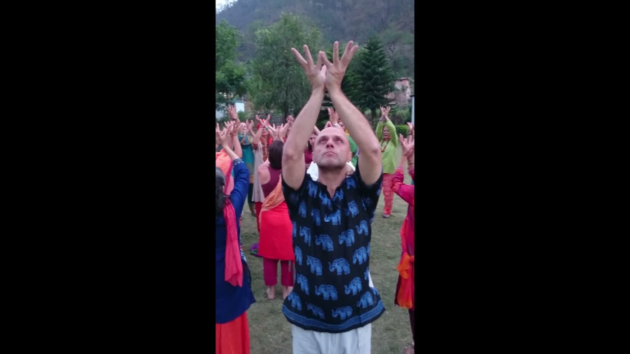 Danza de los Mudras, Danza Circular
