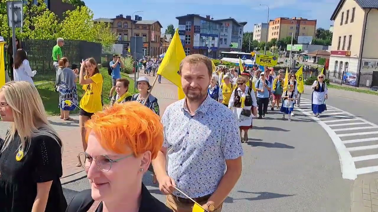 XXIV Światowy Zjazd Kaszubów w Kartuzach. Powitanie i przemarsz ulicami