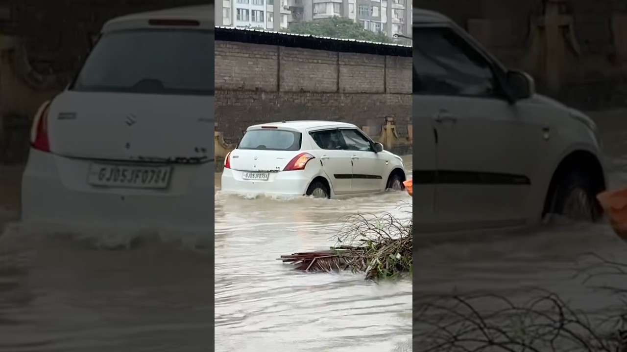 Full Vlog On My Channel Guys🌊😲#suratrain #heavyrain #suratcity #rain #explore #trending #viral