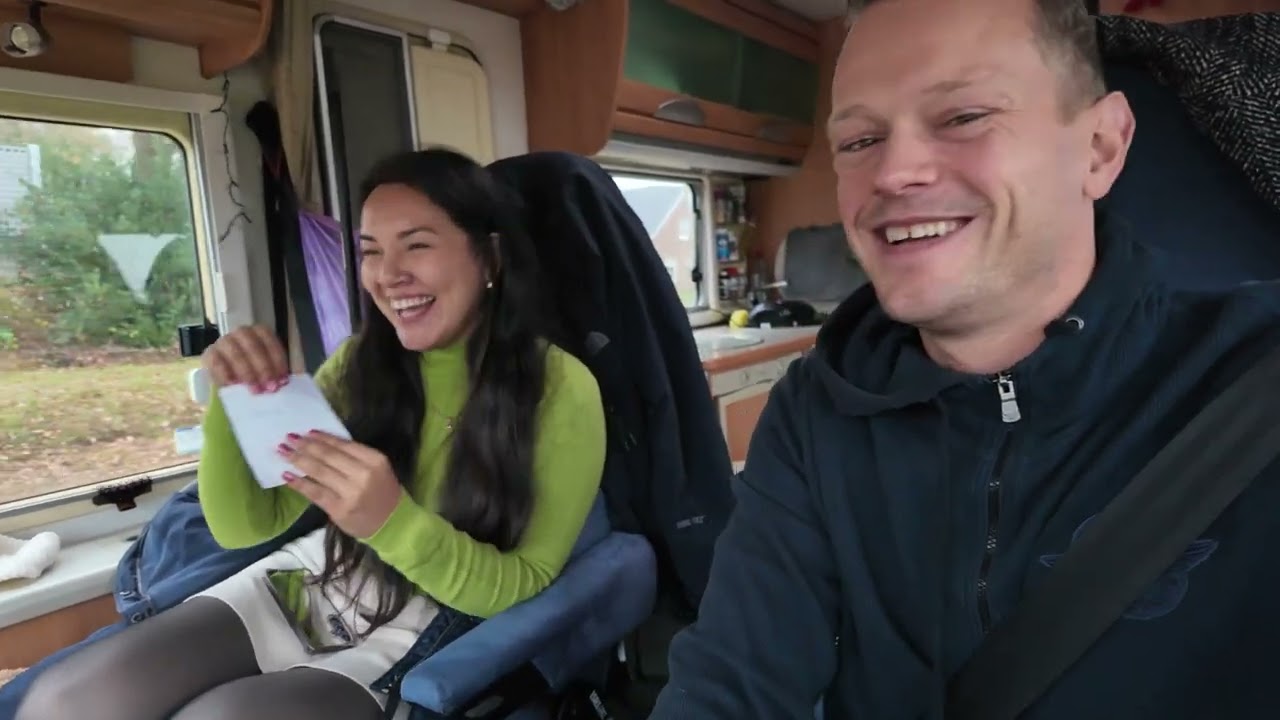 DE CAMPER WASSEN EN WEGEN VOOR VERTREK #653
