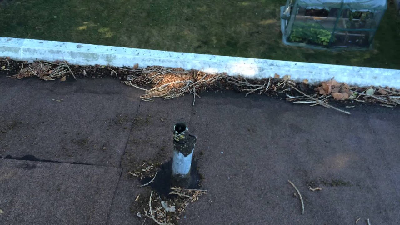 Low slope (flat) roof inspection. Home inspection.