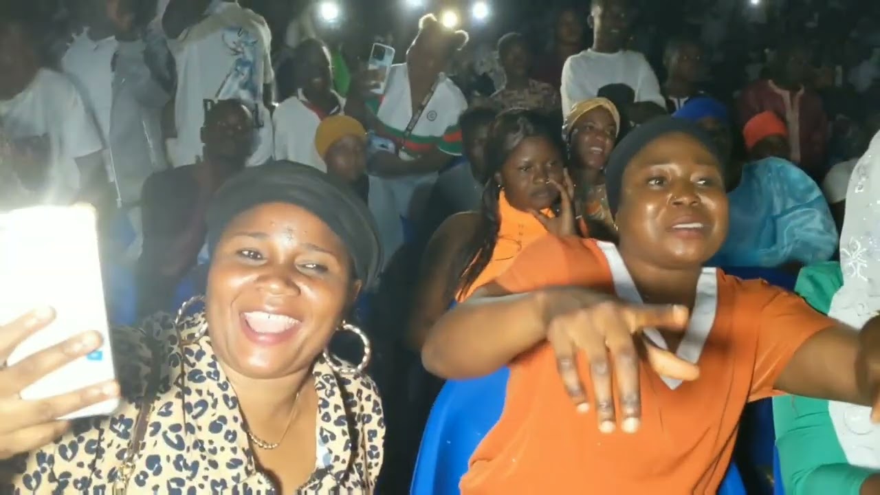EL MAROOF-- KING BALA SUR SCENE A BAFILO(tournée to the moon juillet 2023)