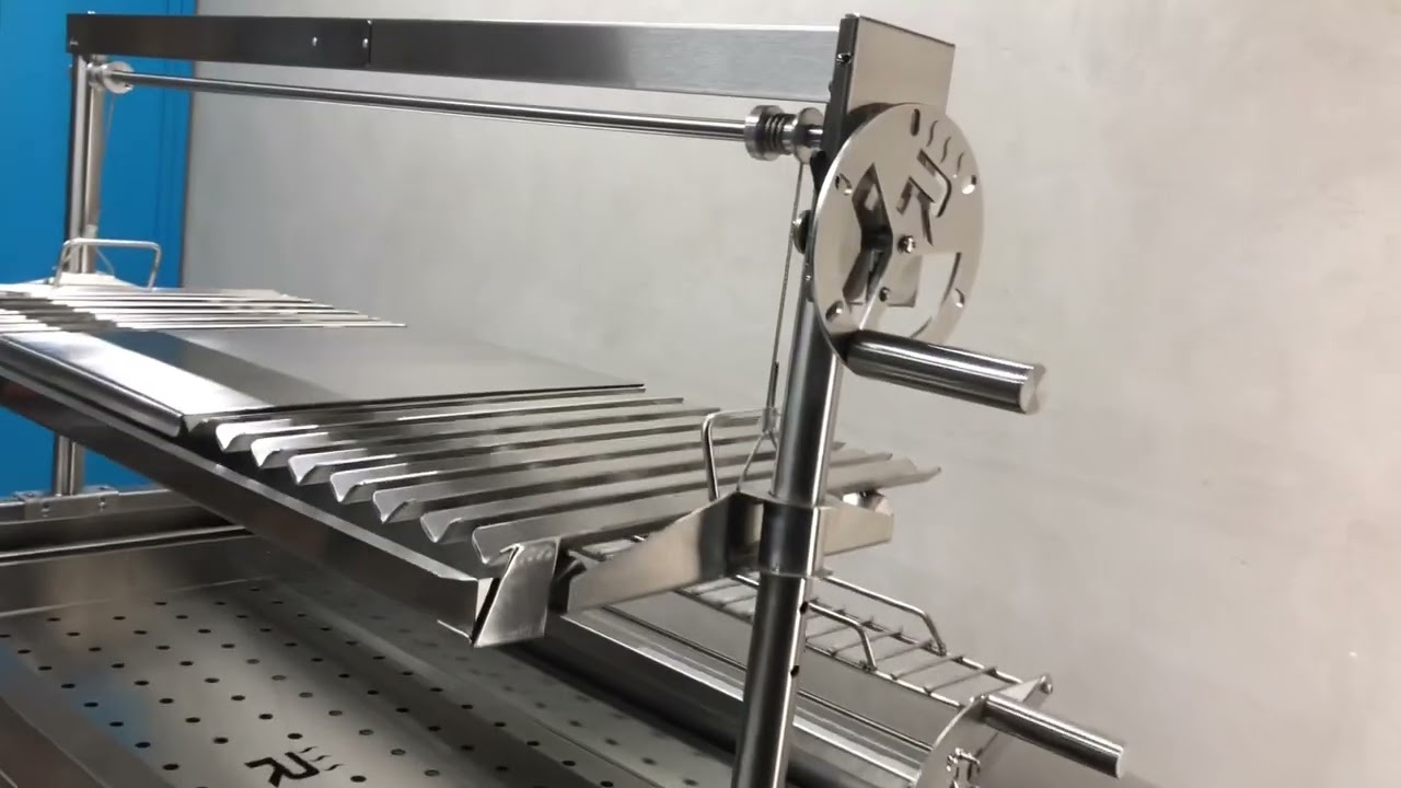 Asador Inoxidable con mecanismo de elevaci&oacute;n de Parrilla