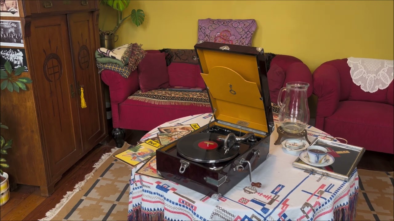 KOFFERGRAMMOPHON TELRAPHON NO. 41 - (FILM: FRAUEN SIND KEINE ENGEL)