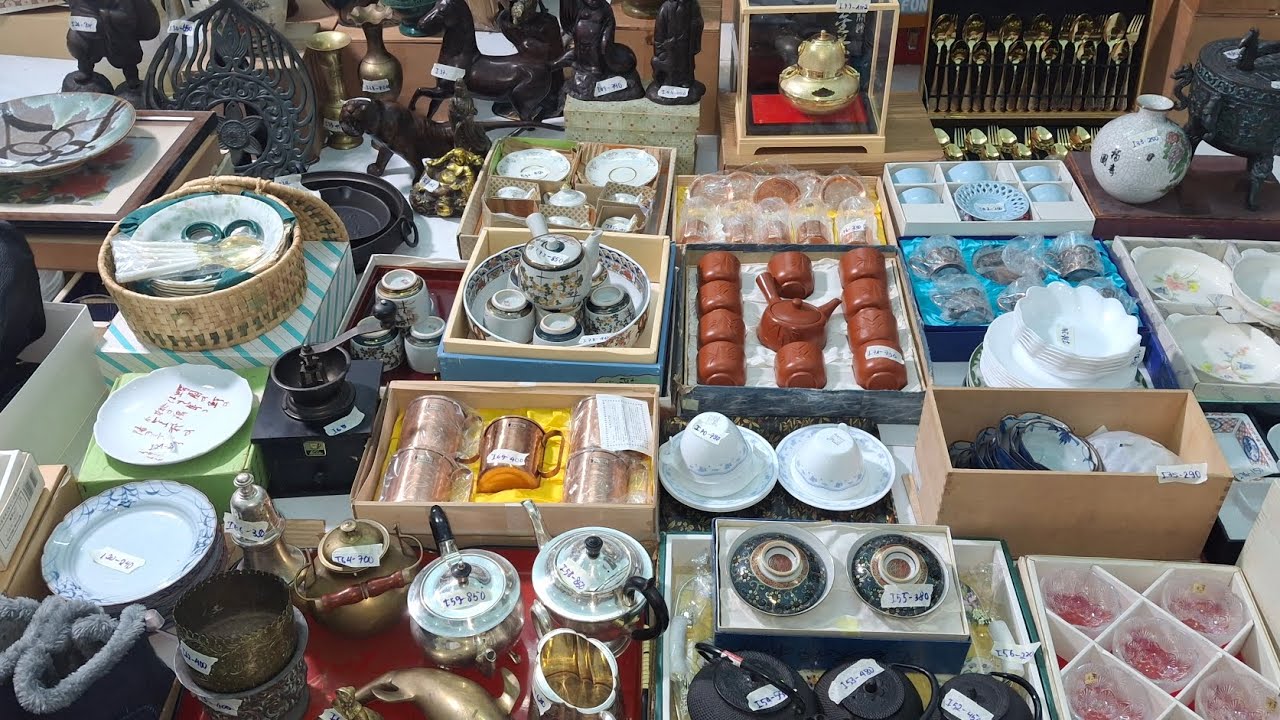 20/1: Xả Lỗ, Thanh Lí Dọn nhà :gốm Sứ Nhật ,Bình Đồng , Gốm Mỹ Pháp .Giá rẻ như cho .☎️0345899662