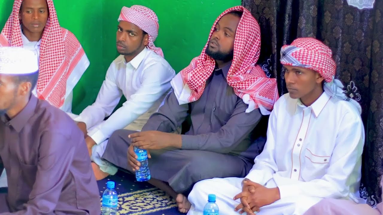 Waxuu markisu fatxul cuyuun hanpalyo iyo bugaadin iyo ducaba  udiryaa ardeydaa   dhameysay qur,aa...