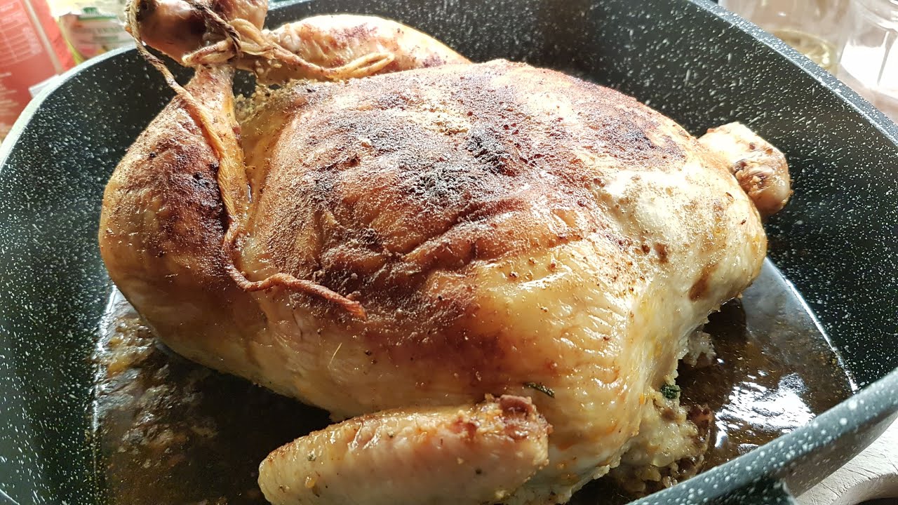 Kurczak na wielkanocny obiad trybowany i faszerowany kaszą kuskus i pieczarkami:)