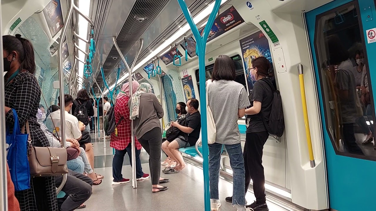 Riding the MRT from Bukit Bintang to Cochrane Station