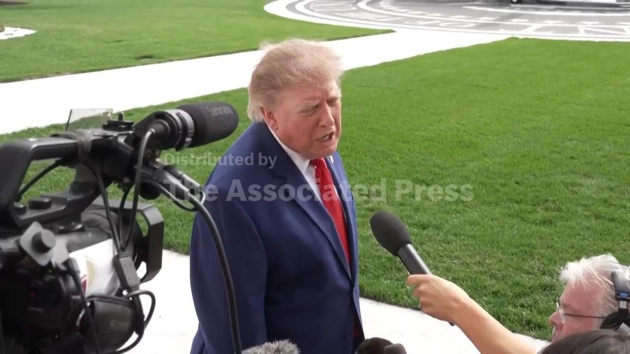 Трамп просит нового пресс-секретаря &laquo;пересмотреть&raquo; свою роль