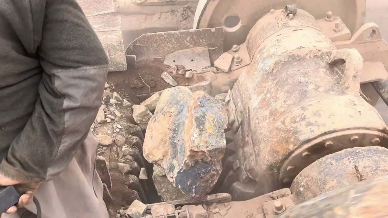 Big Rock Jaw Crusher Machine in Action | Amazing Stone Quarry Crushing