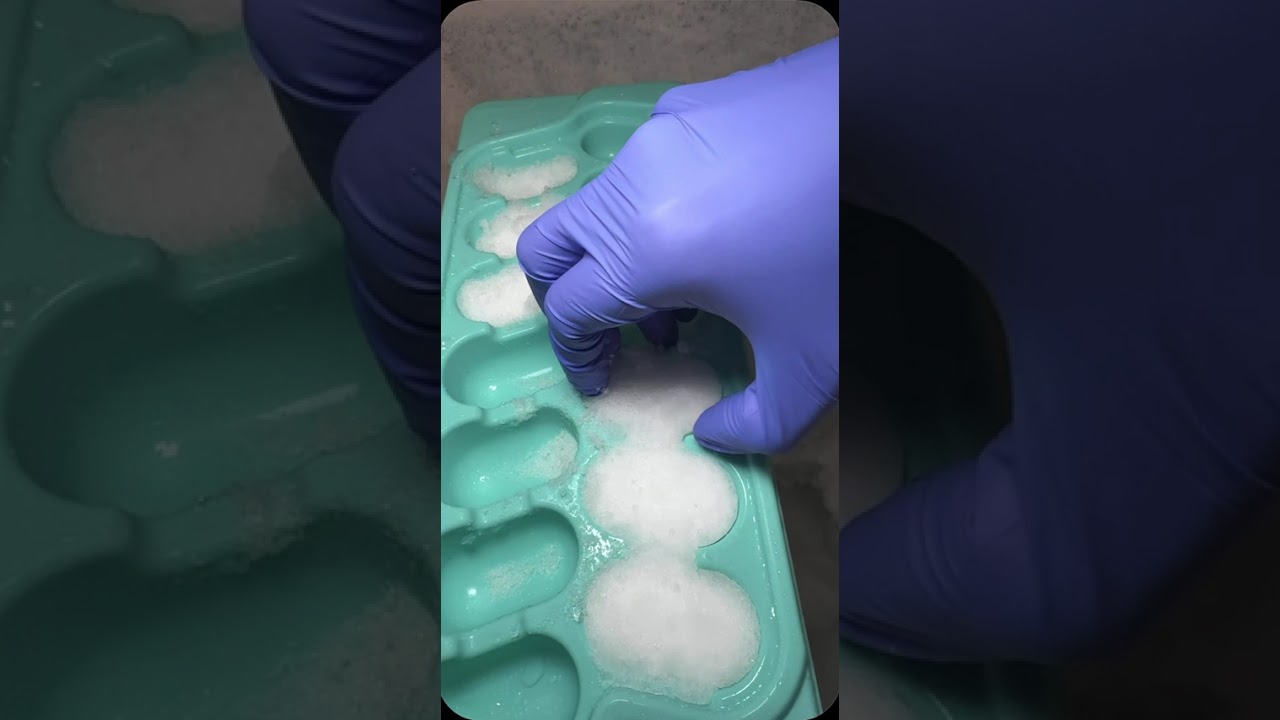FREEZER FROST ICE CUBES #asmr #satisfying #asmreating #eating #ice #iceeating #iceeatingamsr #icegal