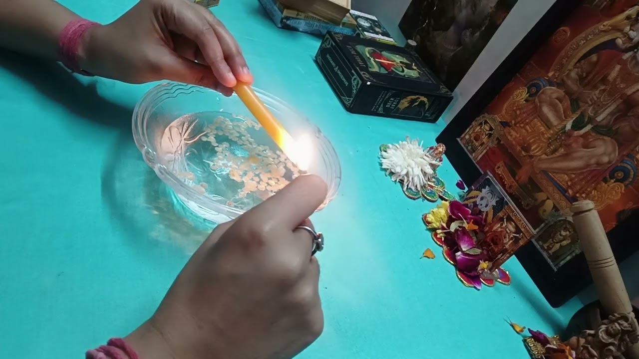 Instant messages in candle wax reading for the first time 😱🧿🍀#tarot #karma #guidance 