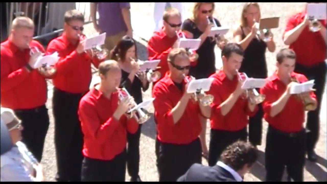 Amsterdam Brass marching Amboise 2010