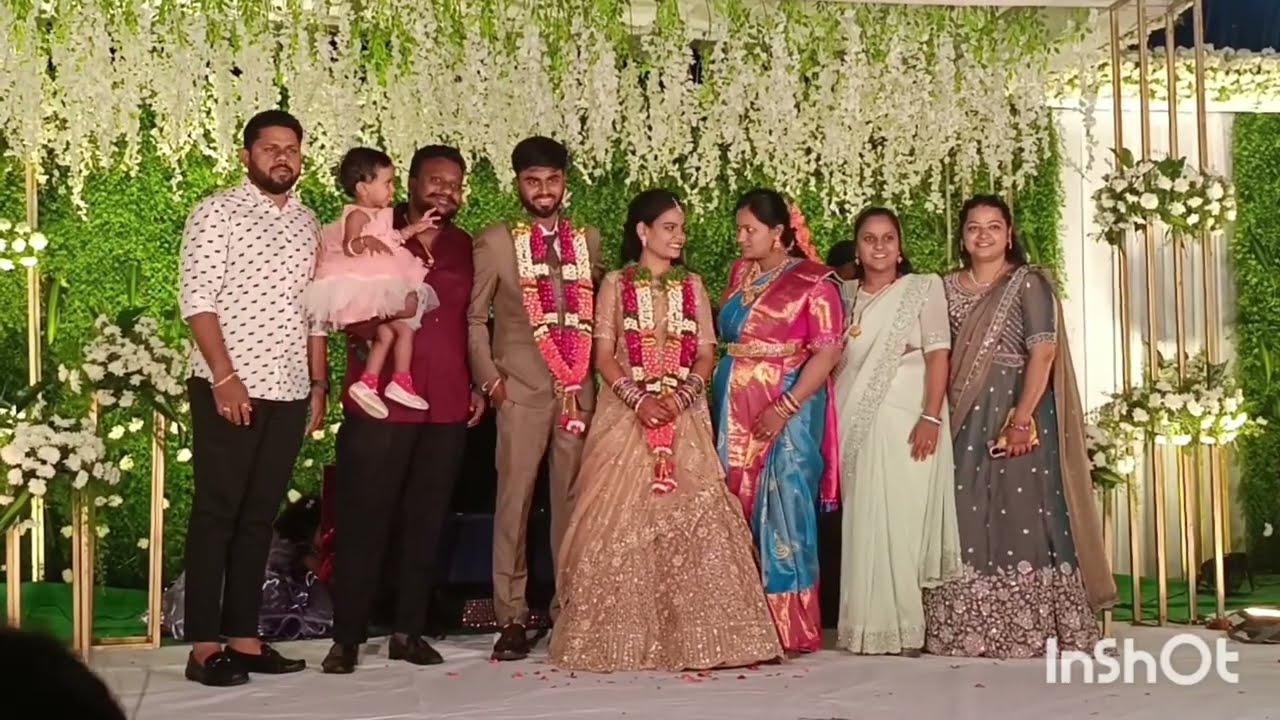 Resort lo reception chala baga jarigindi