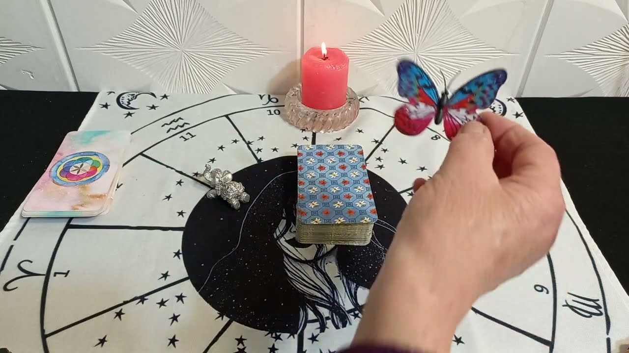 AÚN TIENE INTERÉS ❓️VOLVERÁ POR MI O ES UN FINAL❓️#TAROTAMOR 