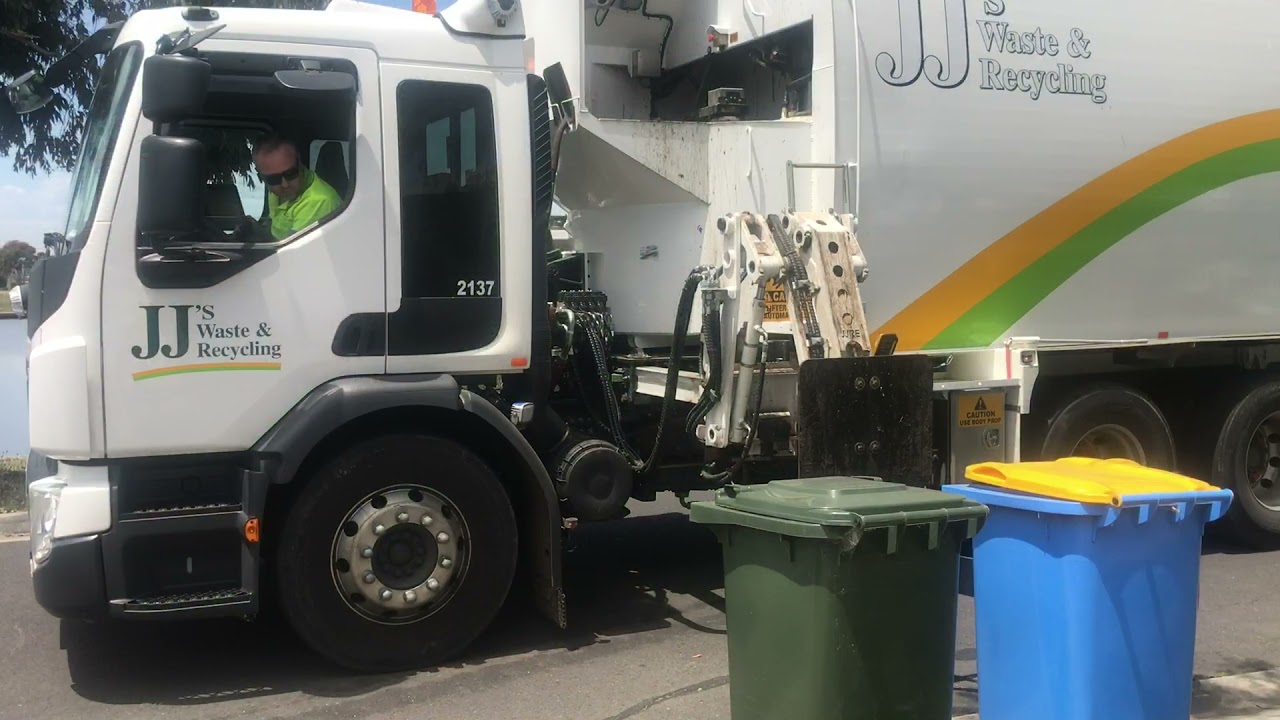 Hume Recycling with The Spare truck #2137!