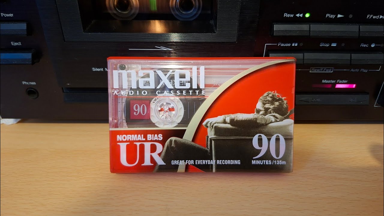 Subjective listening test of the MAXELL UR 90 Type I cassette.