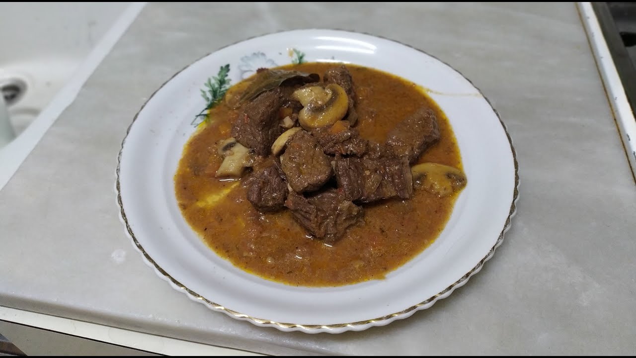 Estofado de ternera al vino tinto con champiñones fácil y sencillo