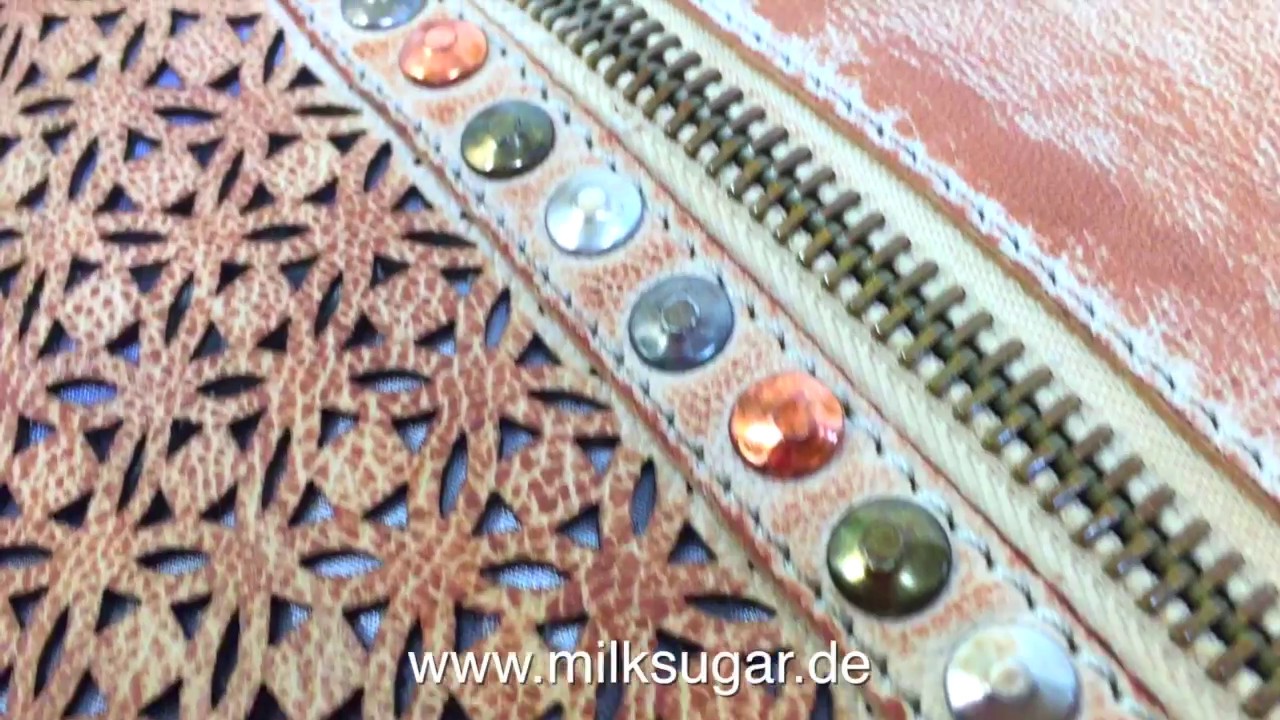 Suri Frey Ledertasche kaufen - Tasche im Fotostudio