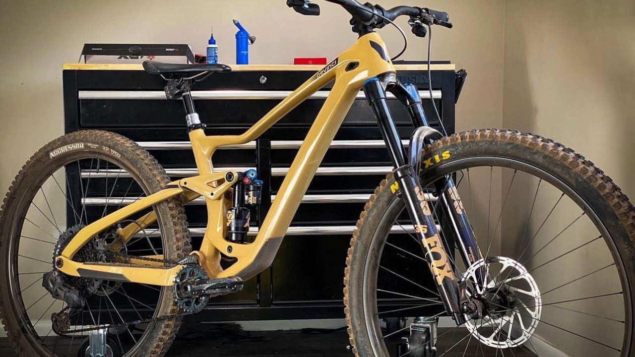 Riding the Devinci Troy