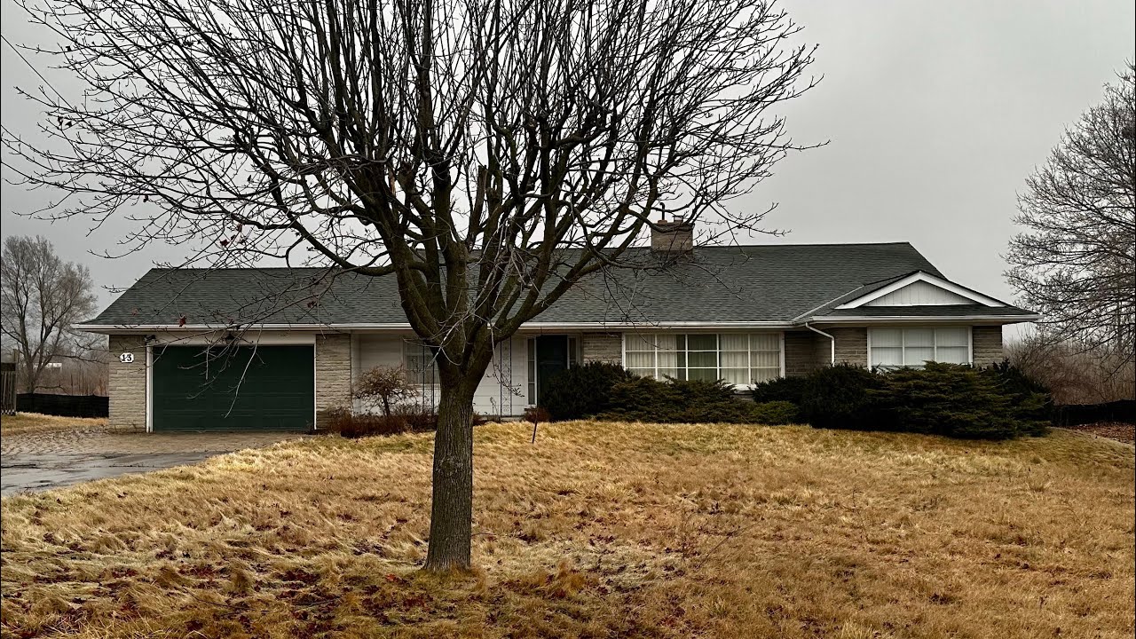 Incredible ABANDONED 1950&rsquo;s Mid Century Home **UNTOUCHED FOR 70 YEARS**