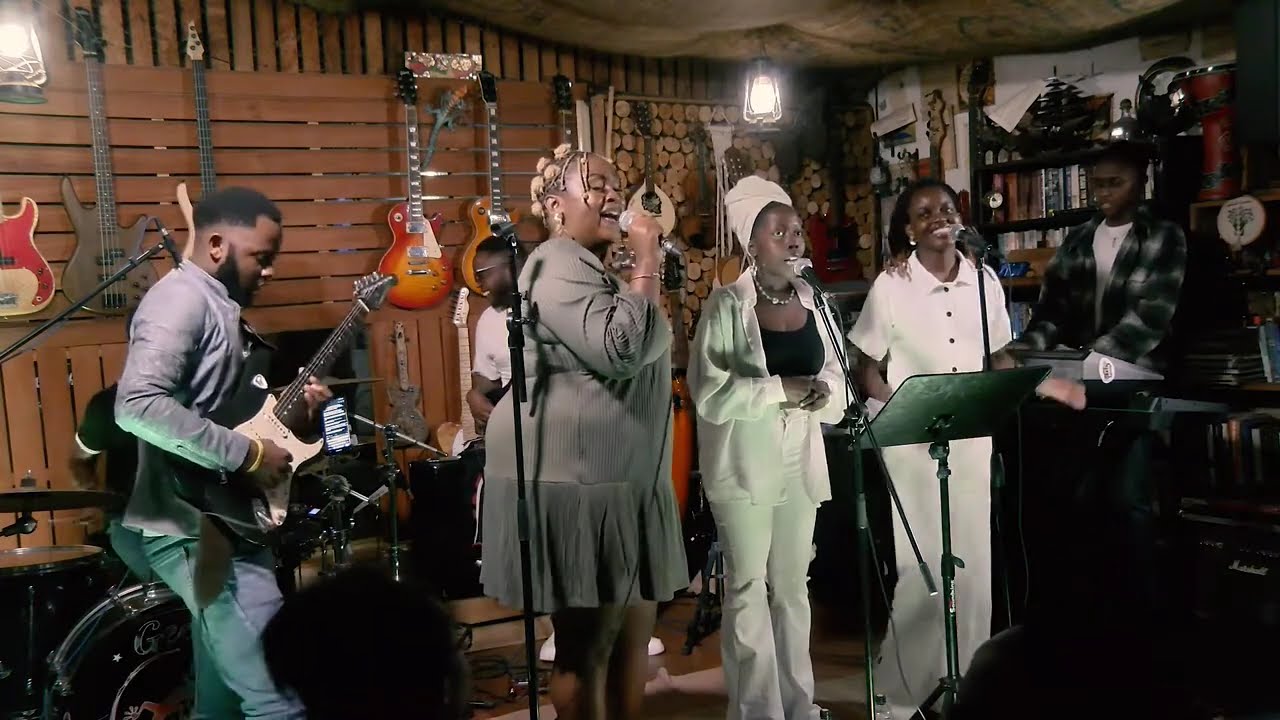 Meryl Paige - My blessing (Live performance at Geco Cafe)