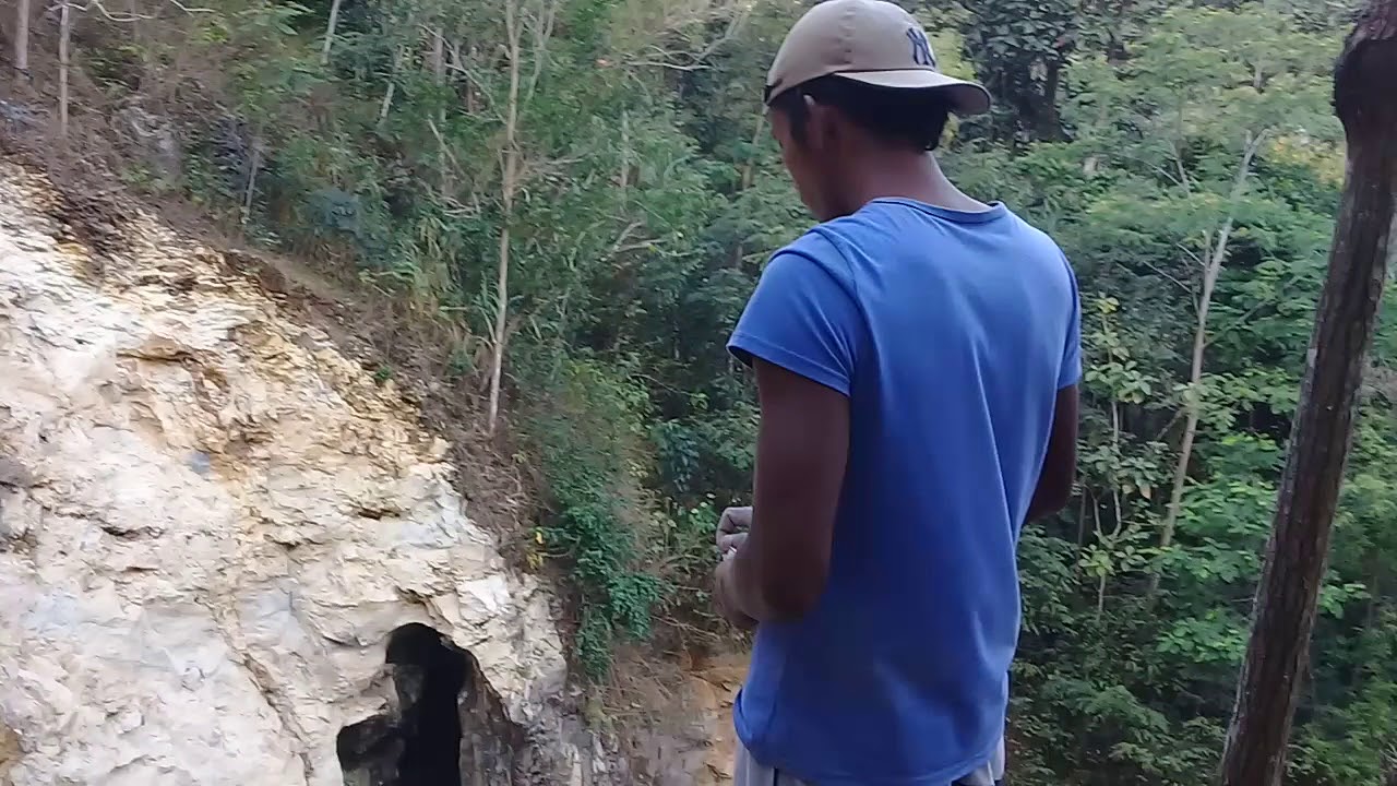 LAGI BIKIN BOM PELEDAK BATU