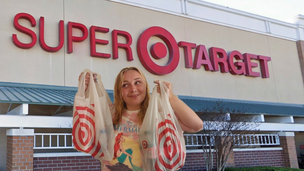 BRITS GO TO TARGET FOR THE FIRST TIME | TARGET HAUL | TRYING AMERICAN CANDY