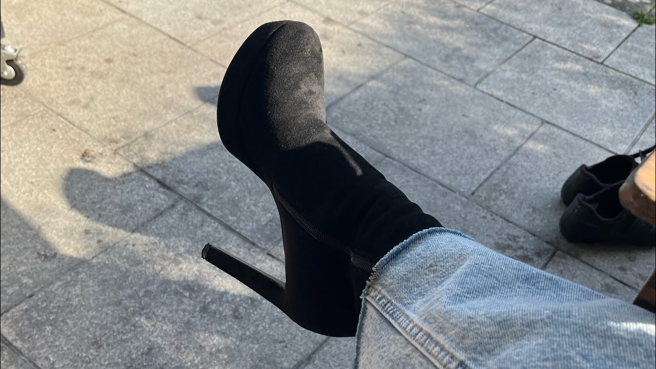 the best feelig in these heel and of course a cig crush 