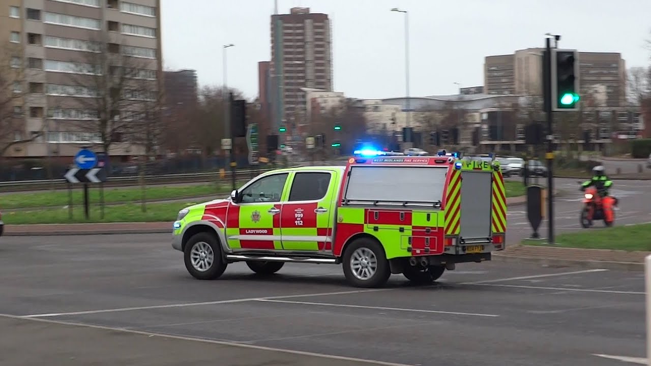 Fire Engine - Brigade Response Vehicle [CO75] Toyota Hilux responding | West Midlands Fire Service
