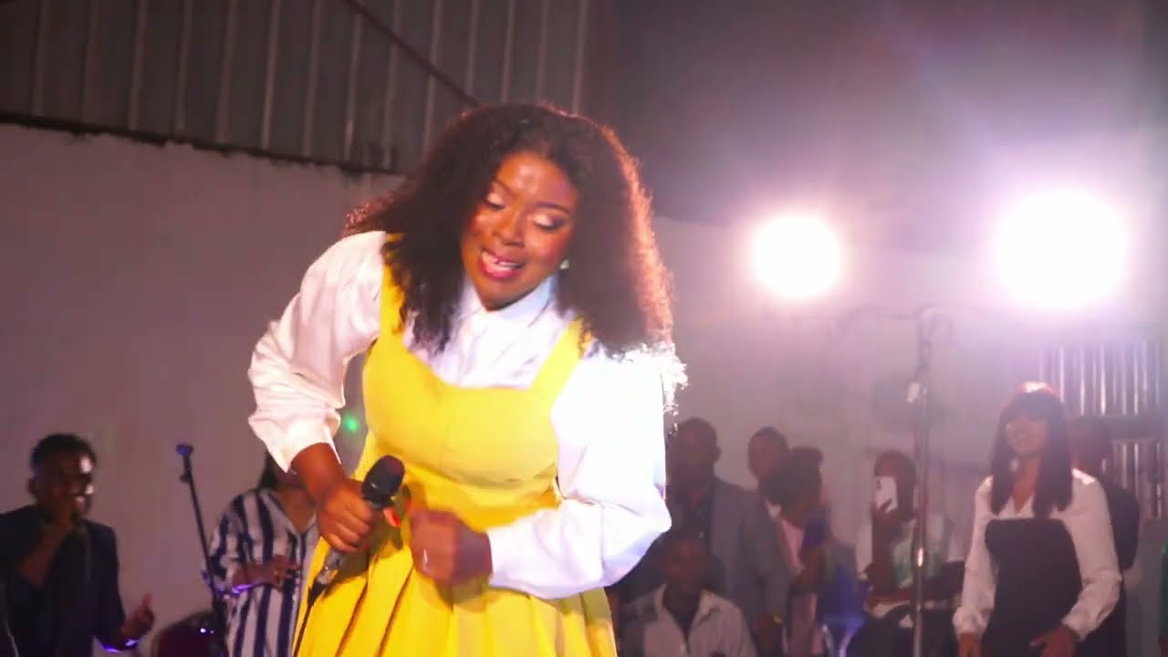 Nathalie Mboyo-Oza Nzambe(Live Session)
