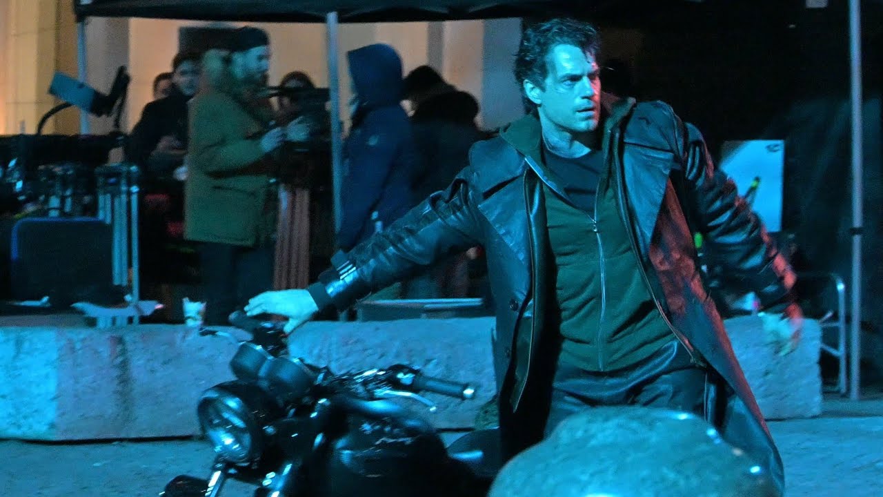 Henry Cavill LIMPING on Highlander Set Filming in London 