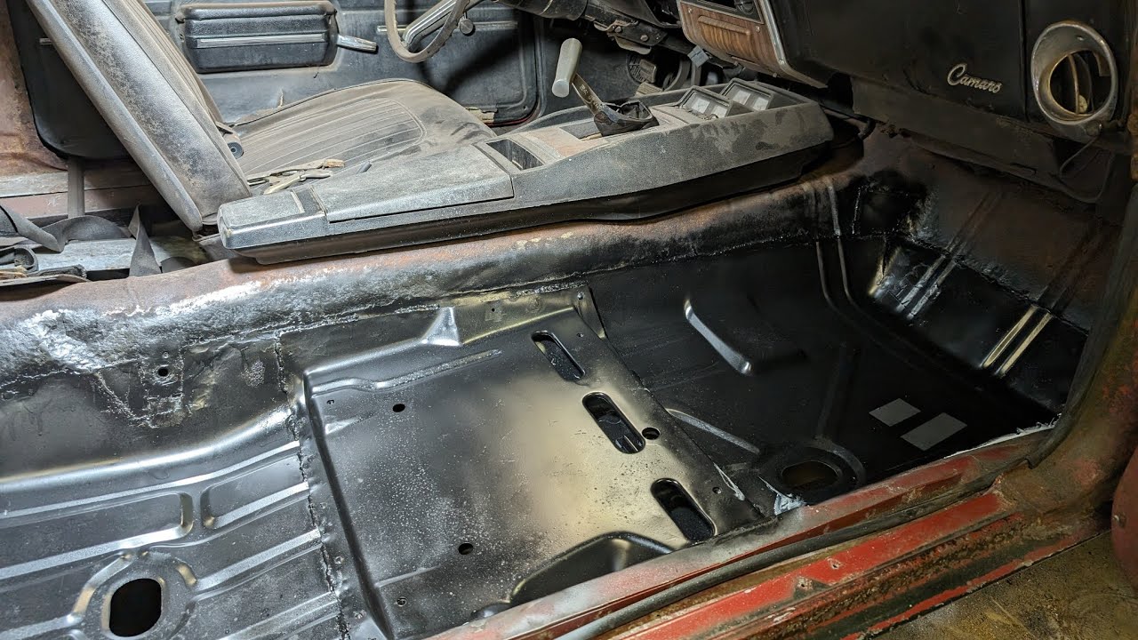 Замена поддона пола пассажира Chevrolet Camaro SS396 1968 года