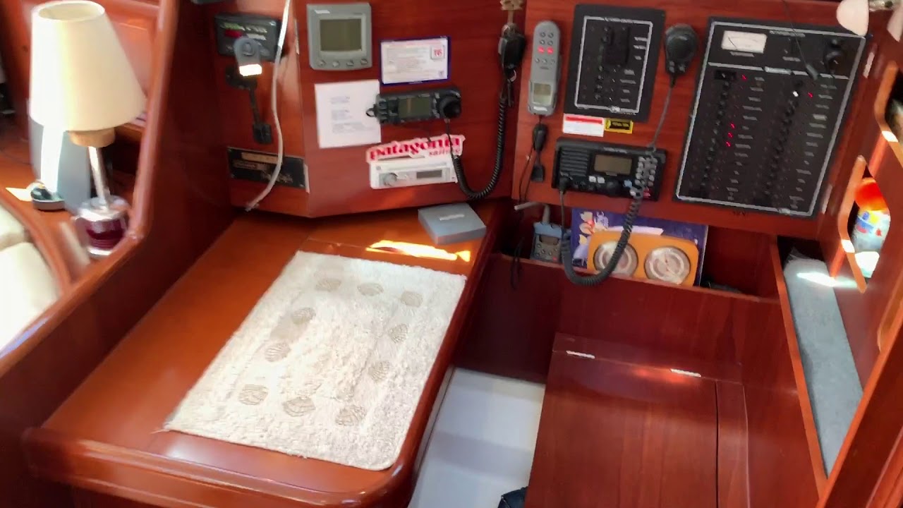 New to the market! 2005 Beneteau 423 Sailboat for sale in San Diego California