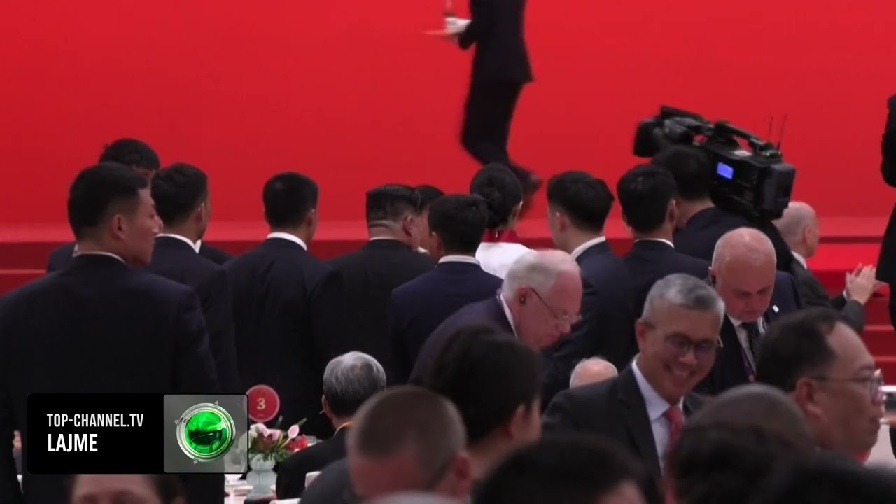 Top Channel/ Kin&euml;, parad&euml; gjigande ushtarake: Xi, Putin e Kim Jong Un bashk&euml; n&euml; tribun&euml;!