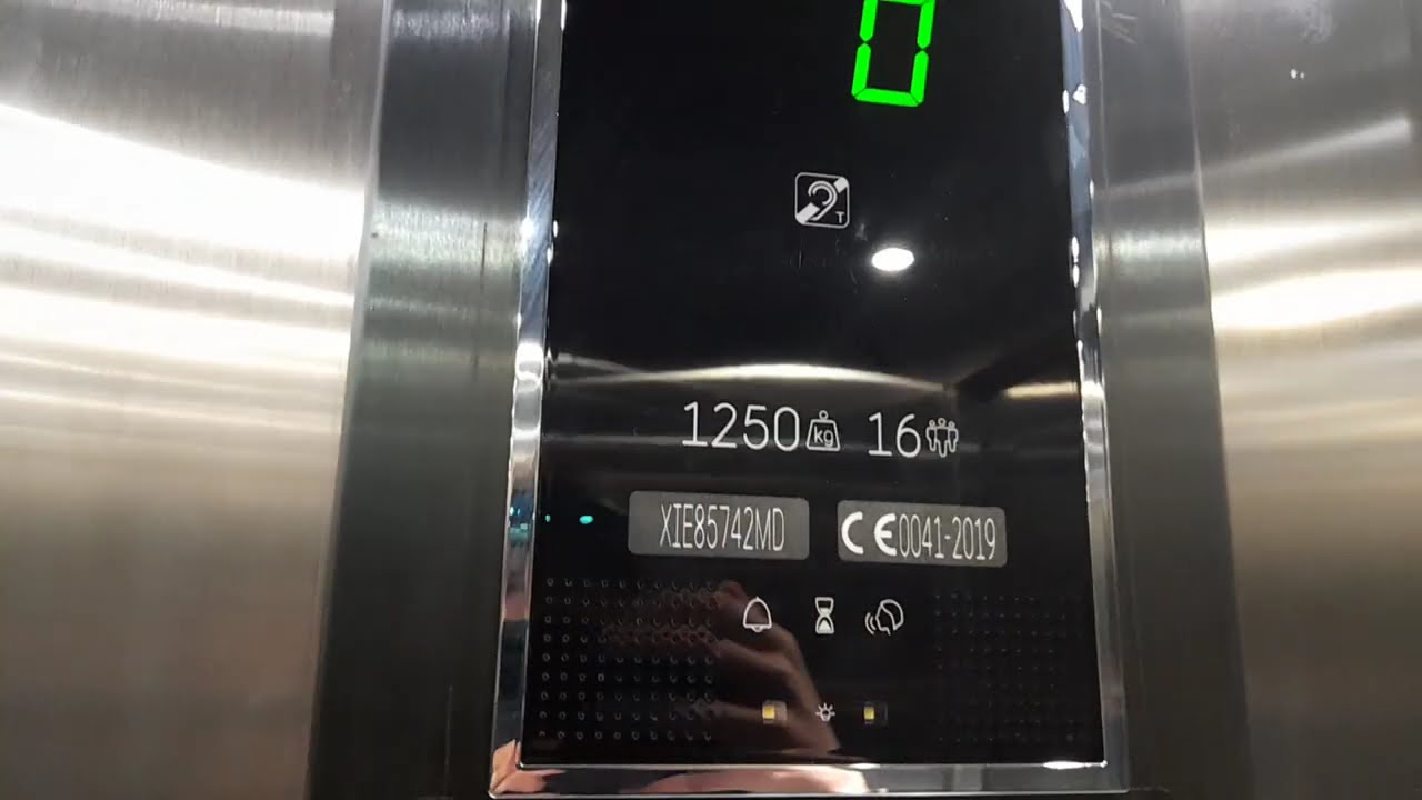 S T A N D A R D! Orona 3G Lift at Lidl - Drumcondra, Dublin