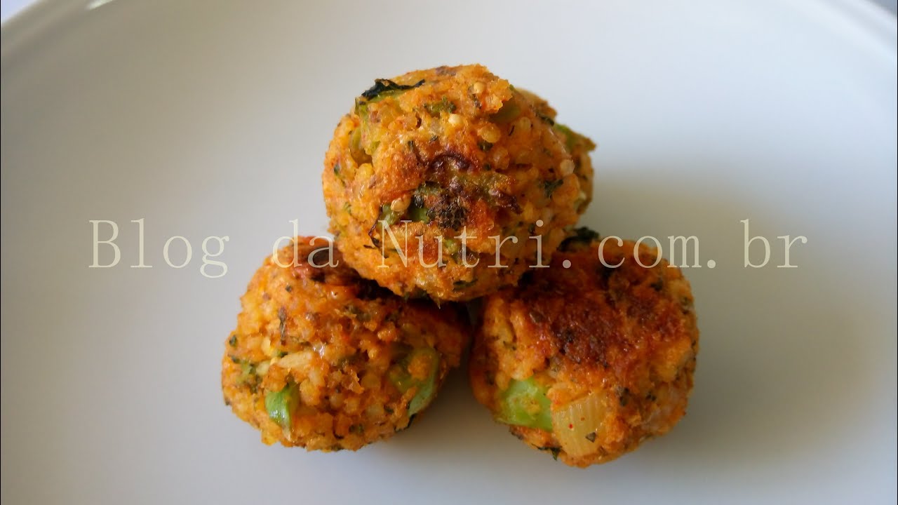 Bolinho de painço com brócolis